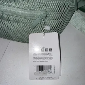 GAIAM Crossbody Belt Bag‎ Adjustable Microfiber Mint/Green Waist Fanny Pack NWT thumbnail 3