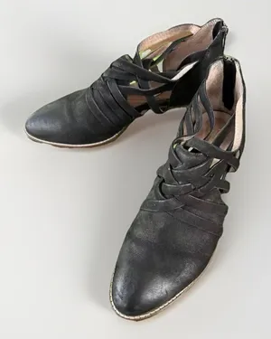 Seychelles Womens Black Leather Strappy Caged Ankle Booties Size‎ 8 Rear Zip thumbnail 1