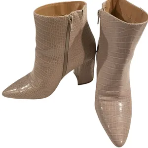 Express Crocodile Taupe Embossed Ankle Boots Booties High Block Heel Women 8 thumbnail 2