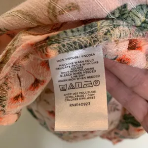 LOFT Peach Floral Blouse Crinkle Fabric Sz XL 100% Viscose thumbnail 9
