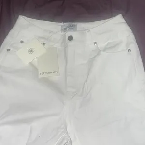 Peppermayo Exclusive - Back Again Straight Leg Denim Jeans - White thumbnail 9