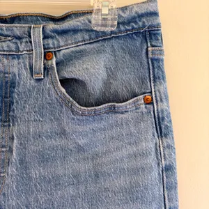 Levis 501 S High Rise Skinny Jeans Light Wash Raw Hem‎ Button Fly Denim 31x28 thumbnail 3