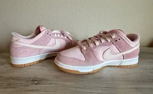 NEW Women's Nike SE panda dunks thumbnail 1