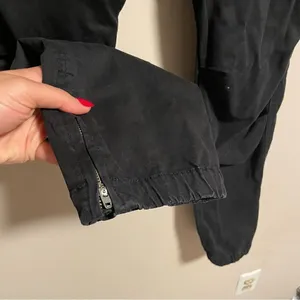 Aritzia TNA HEROIC PANT Cuffed Cargo Black Joggers Pants Size 2 thumbnail 6