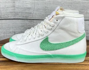 Nike Blazer 77 Women’s Mid Chenille Swoosh thumbnail 1
