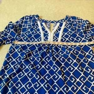 Crown & Ivy Top Womens Blue Geometric Crochet‎ Trim 3/4 Bell Sleeve Petite Small thumbnail 8