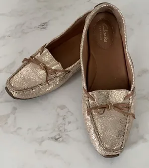 Clark’s Artisan Women’s Dunbar Loafers thumbnail 1