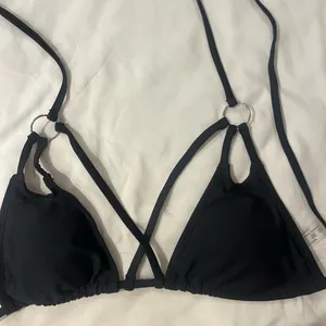 Elegant Black Strappy Bikini Set thumbnail 2