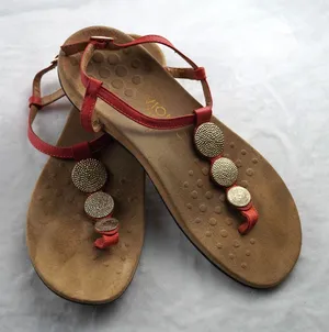 Vionic‎ Coral Red Gold Medallion T-Strap Sandals Orthotic Size 8 thumbnail 1