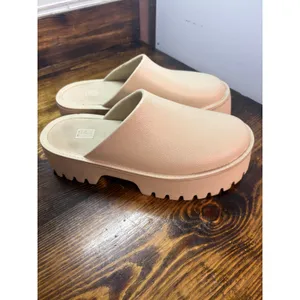 Tan Platform‎ Clogs Size 10 thumbnail 2