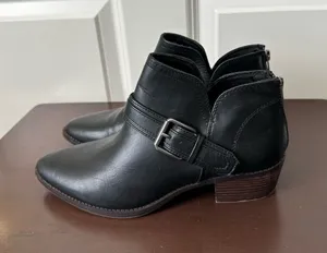 David Aaron Vegan Leather Austin Buckle Booties size 7.5 Black thumbnail 1
