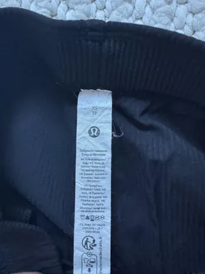 Lululemon Dance Studio thumbnail 2