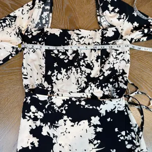 Abercrombie & Fitch NWT Long Sleeve Wrap Mini Dress Black White Floral Sz‎ Small thumbnail 9