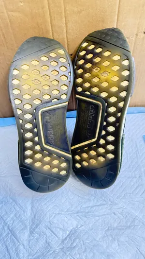 Men’s Adidas Sneakers Shoes Size 8.5 thumbnail 6