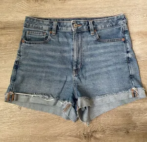 American Eagle | Mom Short size 8 thumbnail 1