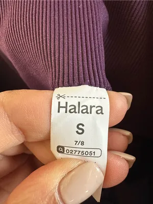 Halara OneForm Seamless Flow Mid Rise Tummy Control Butt Lifting 7/8 Leggings thumbnail 8
