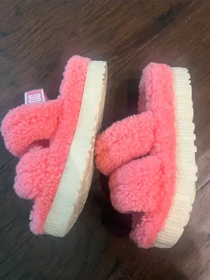 UGG Pink Fuzz Platform Slide with Elastic Logo Backstrap 8 GUC thumbnail 4