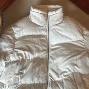 Native Youth White Cropped Puffer Jacket Size Large thumbnail 5