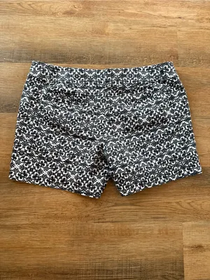 White House Black Market Black & White Patterned High Waist Shorts thumbnail 3