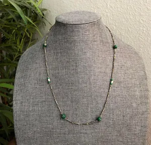 Classic Vintage 90s Green Emerald tone gold beaded metal chain necklace #boho #indie thumbnail 1