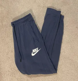 Nike Joggers thumbnail 1