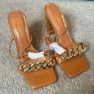 Women’s Liliana Mabel-17 Chunky Gold Tone Chain Lace Up Heel Size 7 NEW thumbnail 3