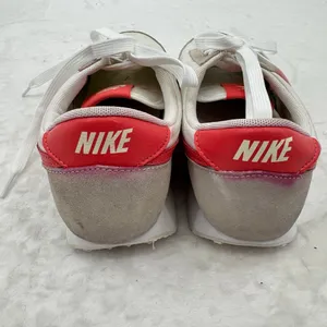 Nike Daybreak Retro White with Magic Ember Coral Swish Low Top Sneakers Size 7 thumbnail 7