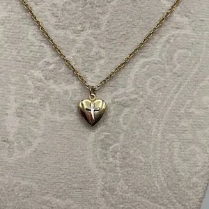 Vintage Cross Heart Locket Necklace thumbnail 3