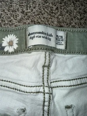 Abercrombie Kids High Rise Wide Leg Daisy Embroidered Green Jeans thumbnail 3