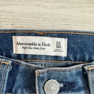 Abercrombie & Fitch High Rise‎ Mom Jeans Sz 24/00R Full Length Medium Wash Denim thumbnail 7