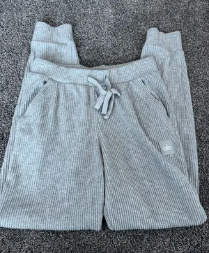Alo Muse Sweatpants thumbnail 1