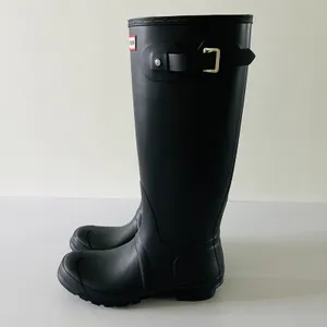 HUNTER Original Tall Black Buckle Strap Rain Boots - US 10 thumbnail 4