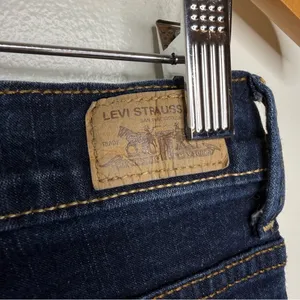 Levi’s 512 Perfectly Slimming Bermuda Length Denim Jean Shorts Size 10 thumbnail 4