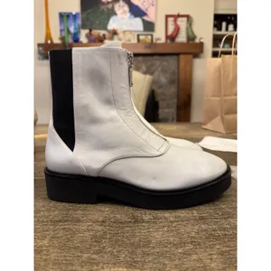 STUART WEITZMAN LODGE ZIP BOOTIE WHITE ANKLE BOOTS FRONT ZIPPER SHOE Size 8 thumbnail 2