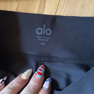 Alo Black Leggings mesh thumbnail 3