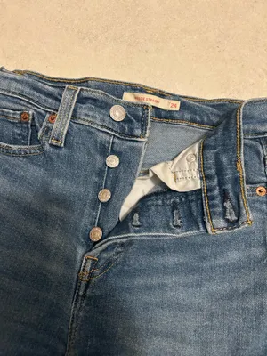 Levi’s Wedgie Straight Women’s Jeans High-Rise thumbnail 3