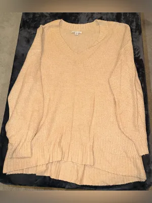 American Eagle Waffle Knit V-Neck Lightweight Knit Pullover Sweater in Beige thumbnail 7