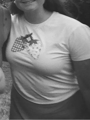 Girls White Tee with Strawberry Size XL thumbnail 3