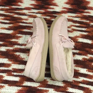 NEW MySlippers MyPillow Blush Pink Leather Suede Bow Moccasins Faux Fur Loafers Sz 7 New without tags thumbnail 4