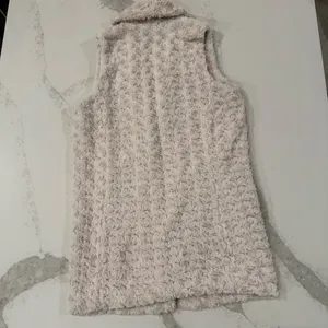 Altar’d State Plush Faux Fur Long Vest Womens Small Cream Cozycore Lined Pockets thumbnail 8