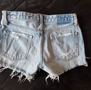 Abercrombie & fitch low rise jean shorts thumbnail 3