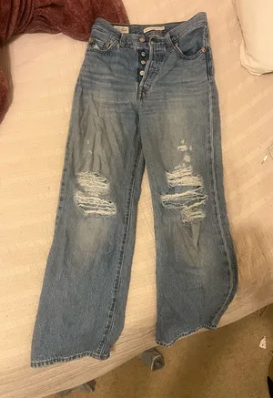 Levi’s Ribcage Straight Ankle Jeans thumbnail 1