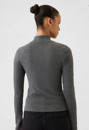 Gap Modern Rib Mockneck Cropped Shirt thumbnail 2