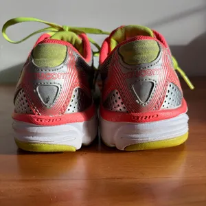 Saucony Womens Running Shoes Grey Coral Neon Yellow Mesh Sneakers 15168-1 Size 9 thumbnail 5