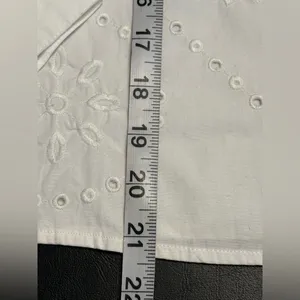 Maurices White Eyelet 100% Cotton Blouse size Small NWT thumbnail 13