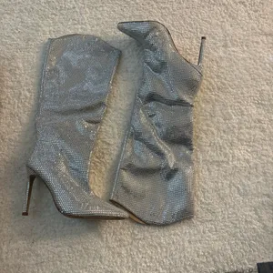 NWT Steve Madden Violetta-R rhinestone-covered stiletto knee-high boots. Size 9 thumbnail 3