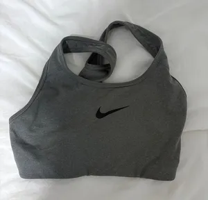 Nike sports bra thumbnail 1
