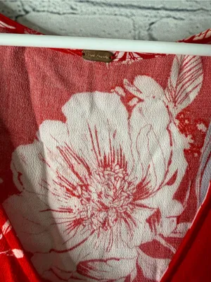 Free people Bella Red Floral V-Neck Babydoll Tunic thumbnail 11