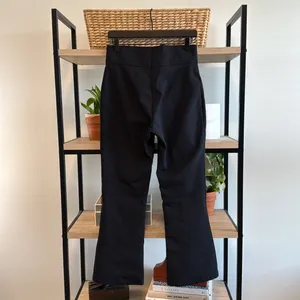 L.L. Bean Women High-Rise Snowboard/ Ski / Snow Pants (Lined) Black, 8 (FLAW) thumbnail 6