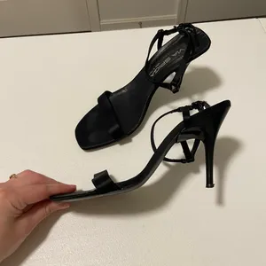 EUC | Via Spiga women’s strap‎ heels — size 7.5 thumbnail 3